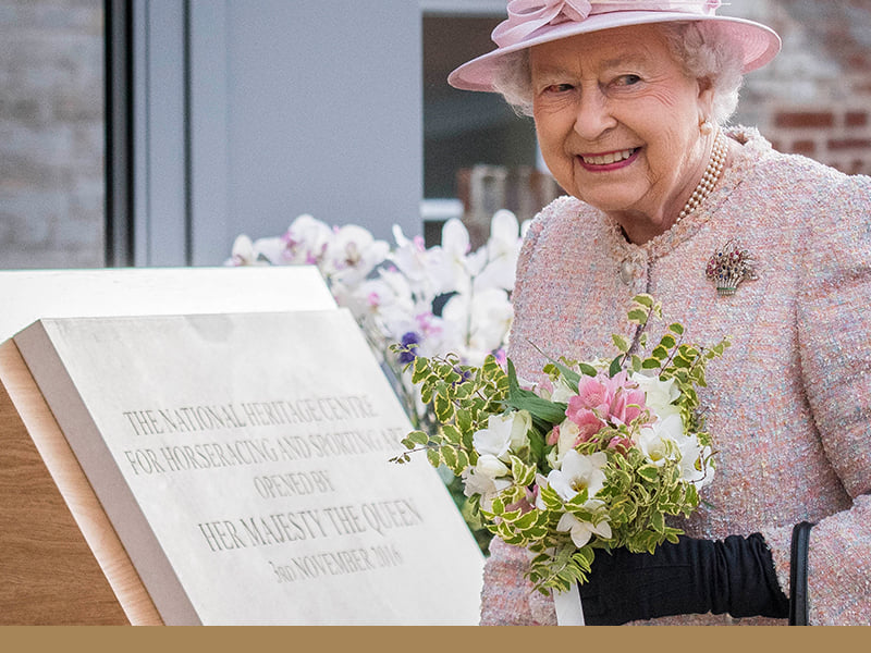 Queen opens Museum